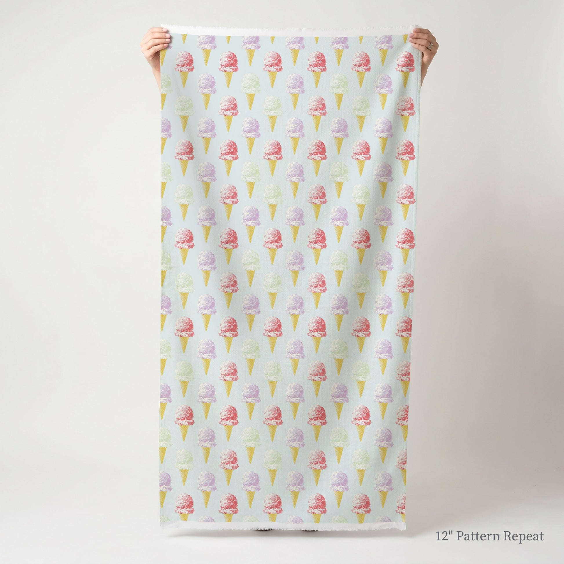 LR013921 holding 12in